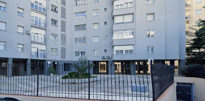 Urbanización gris en cádiz
